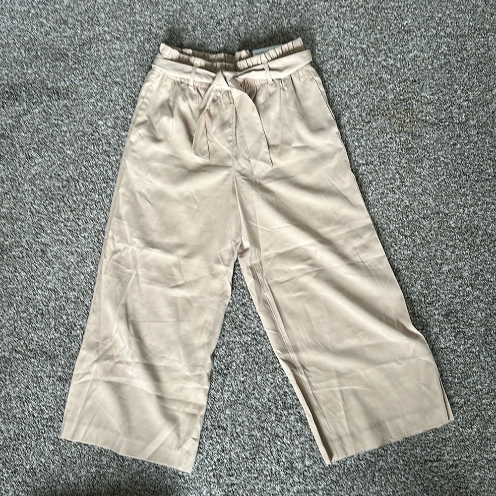 NWT Ann Taylor Wide-Leg High Rise Pants – Size M